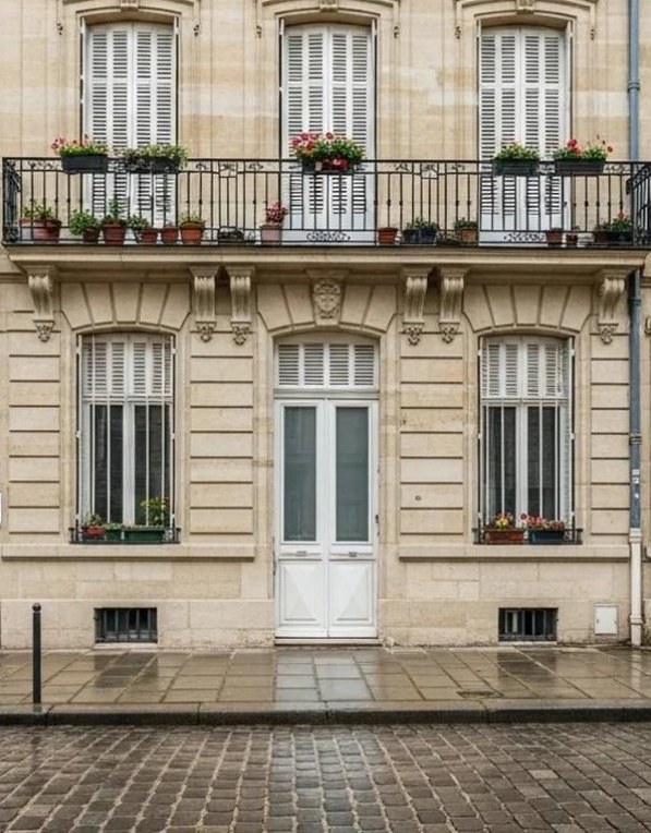 Facade apres renovation a Bordeaux